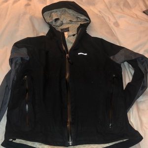 Women’s Patagonia waterproof jacket..